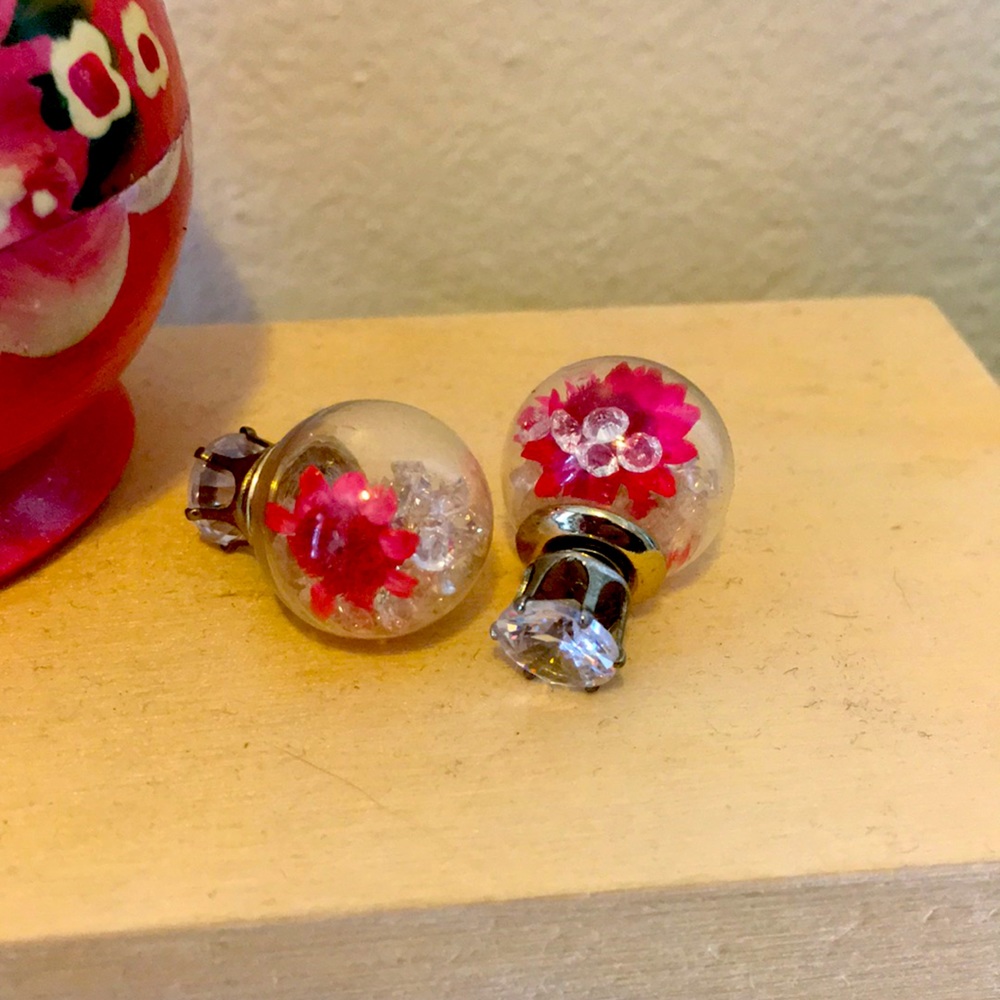 ☄️3 for $30 Captured flower earrings